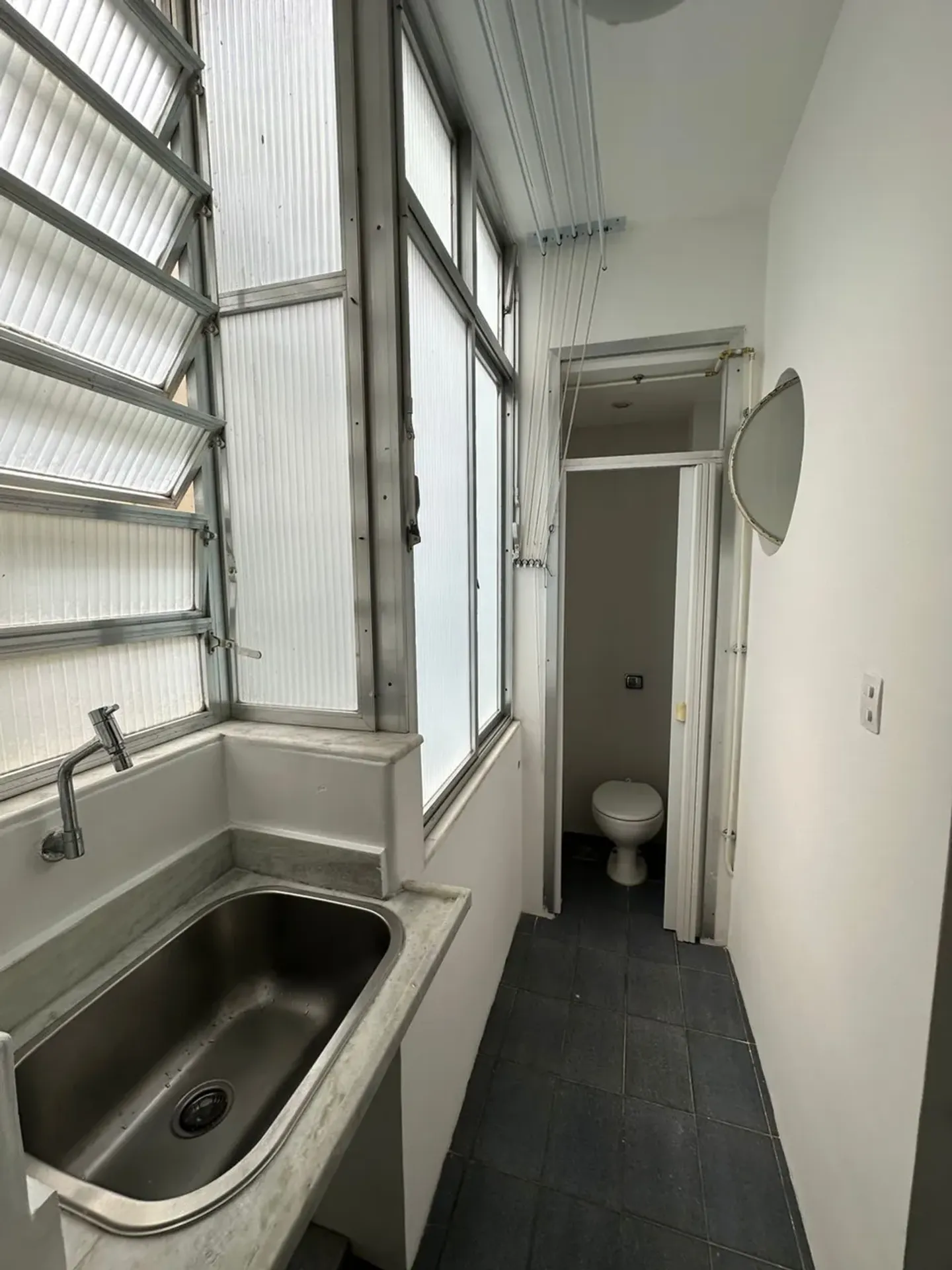 Apartment with a closed kitchen and gas stove; 2 bedrooms — photo 43