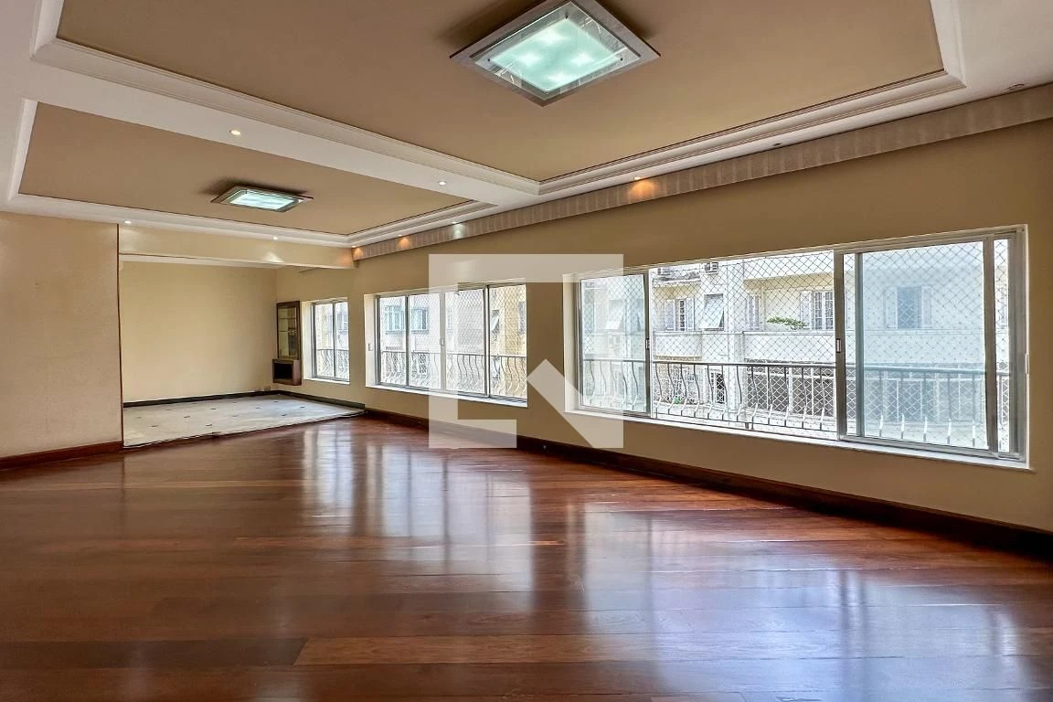 Apartamento sem mobília com suíte, 3 quartos e 1 vaga