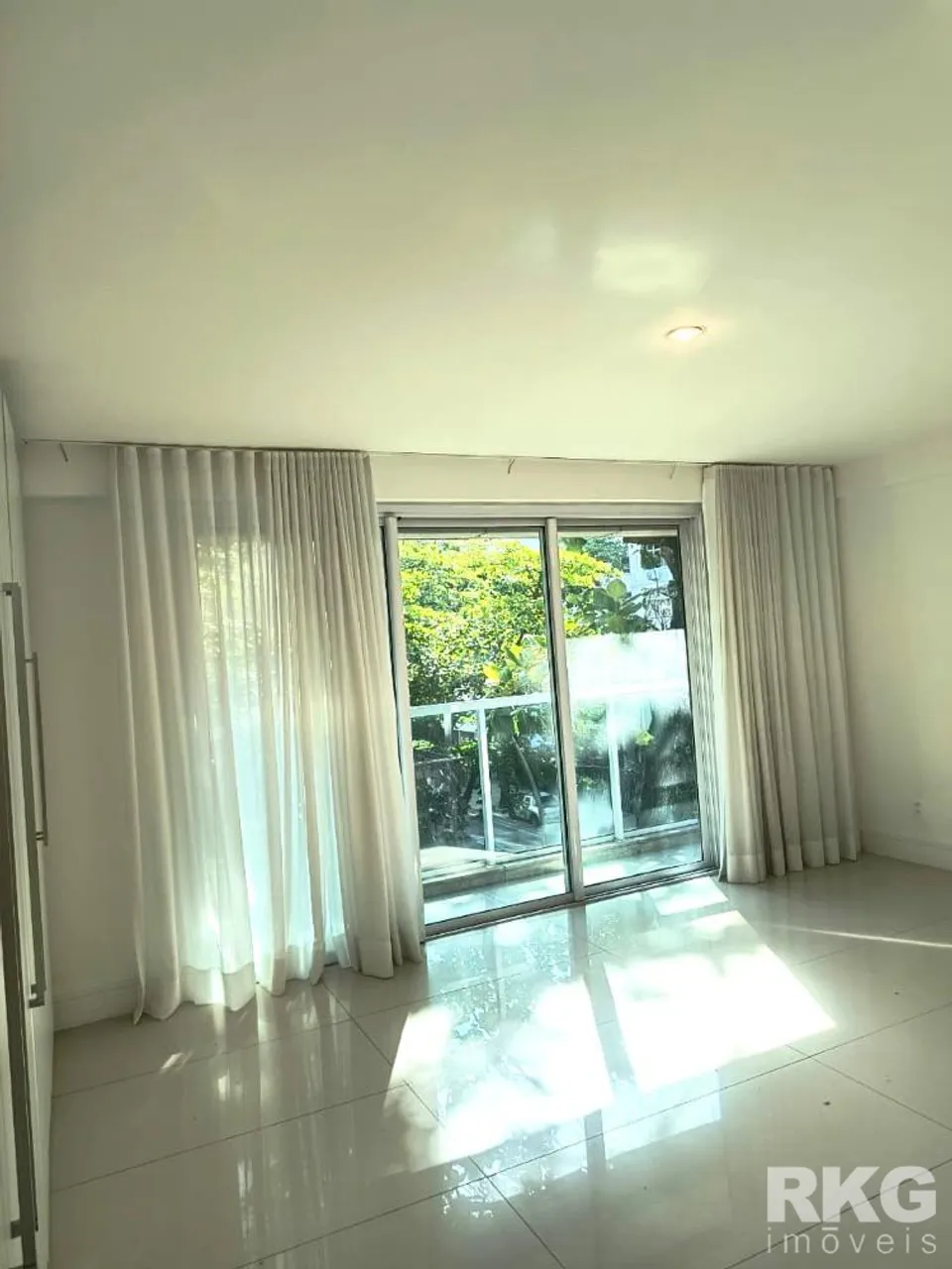Apartamento com 5 banheiros e box de vidro — photo 3