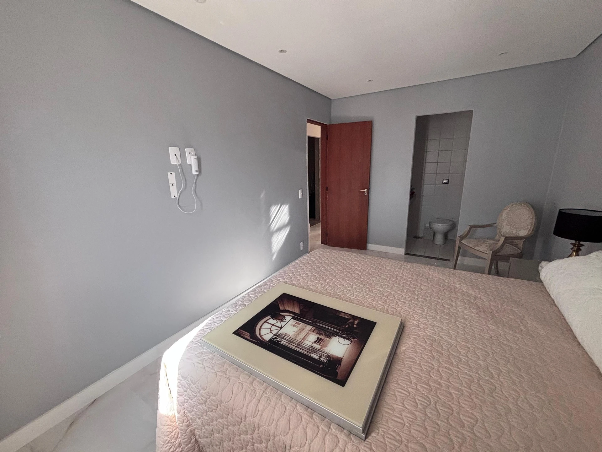 Apartamento mobiliado com 4 quartos e 4 banheiros — photo 54