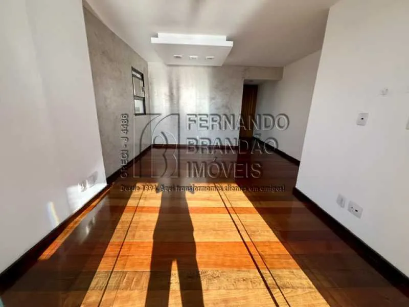 3-bedroom apartment with balcony grill and fitted details — photo 5