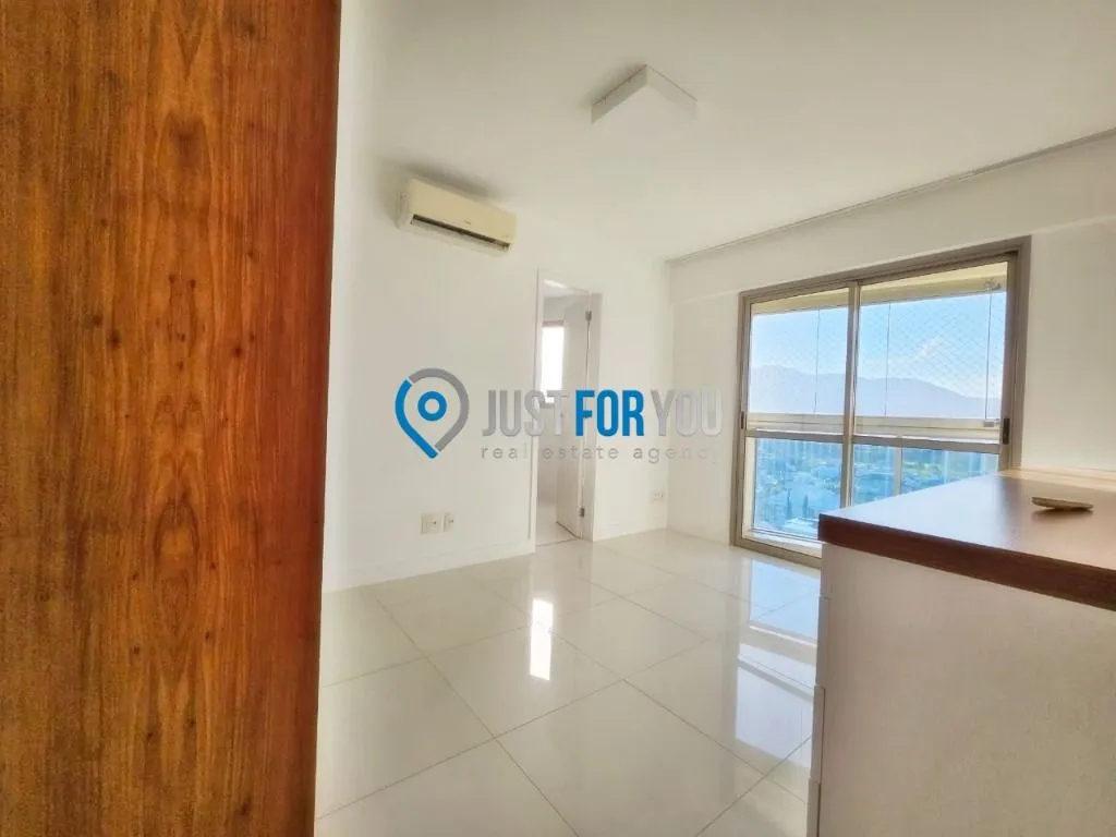 4-bedroom apartment with 233 m² and 5 bathrooms — photo 40