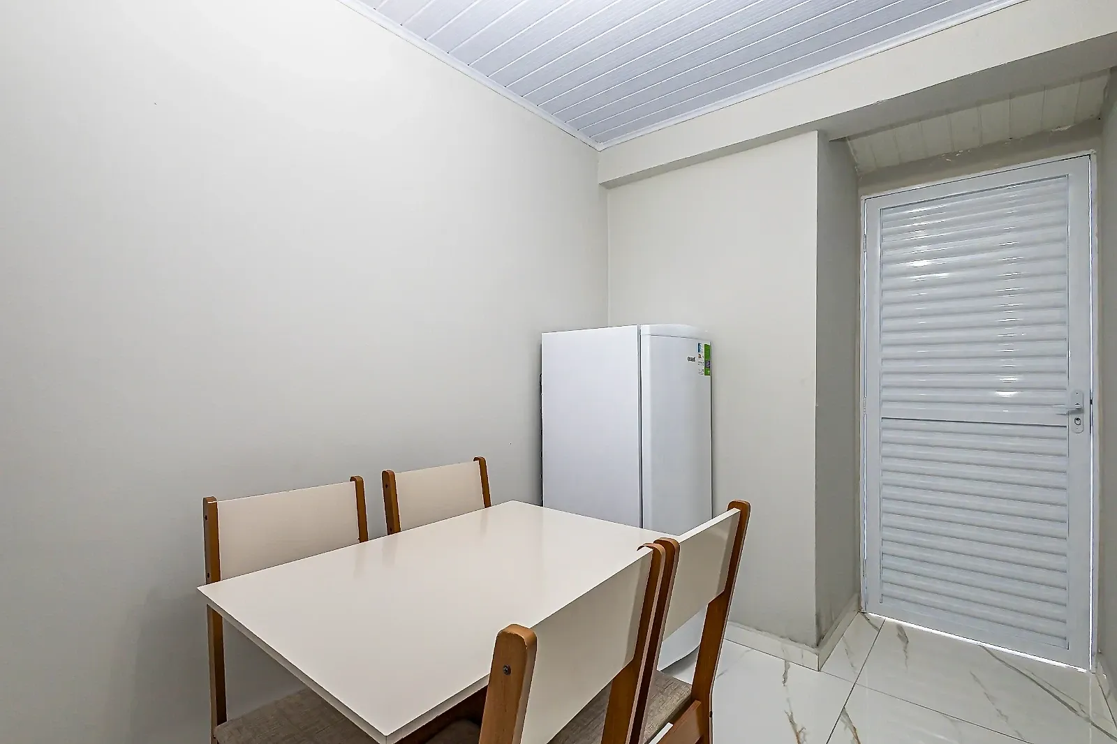 One-bedroom apartment with a washing machine in Curitiba — photo 5