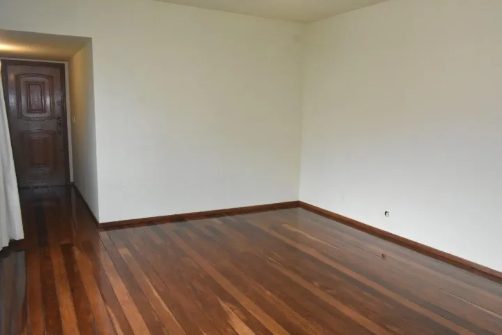 3-bedroom apartment with 3 baths, wood-floor living room — photo 12