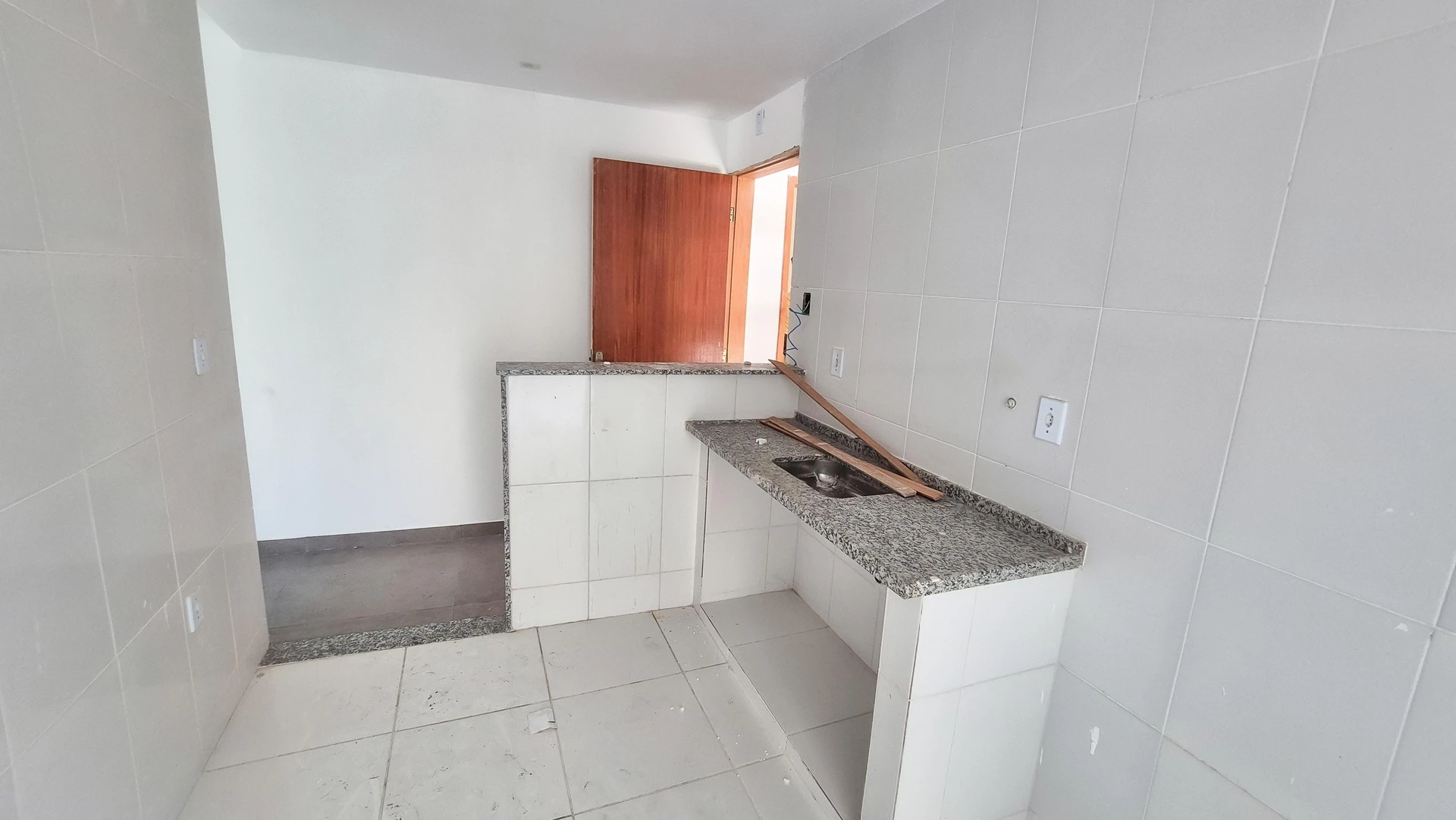 Apartment with 2 bedrooms and a balcony with grill — photo 40