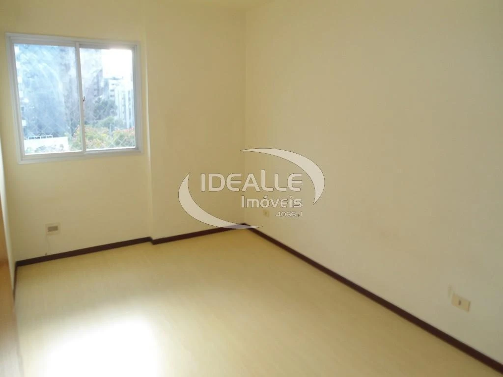 3-bedroom apartment with balcony and 137 m² — photo 2
