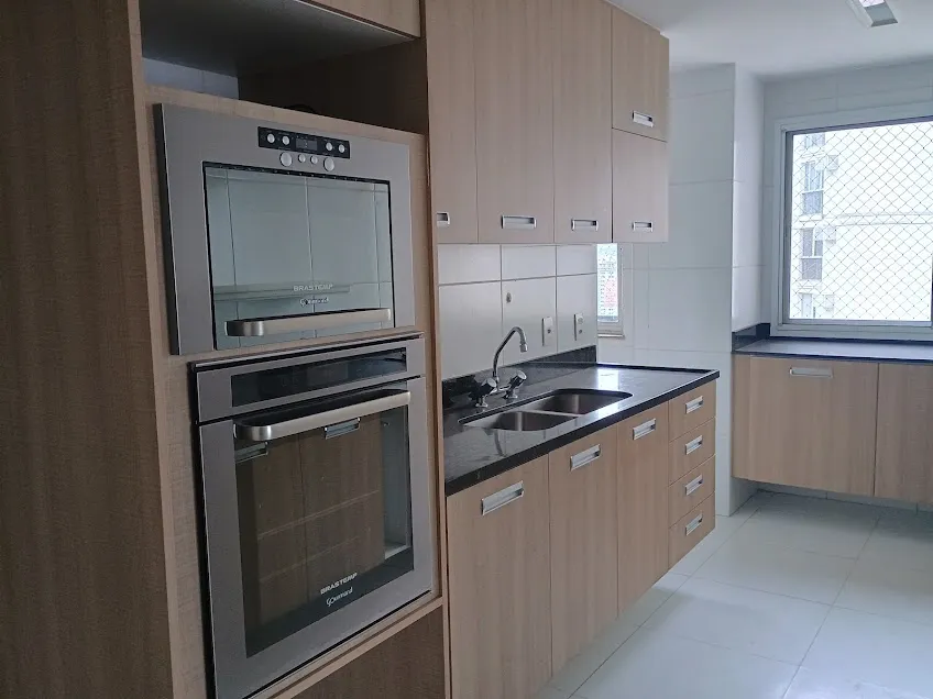 Apartamento de 3 quartos com janelas do piso ao teto — photo 4