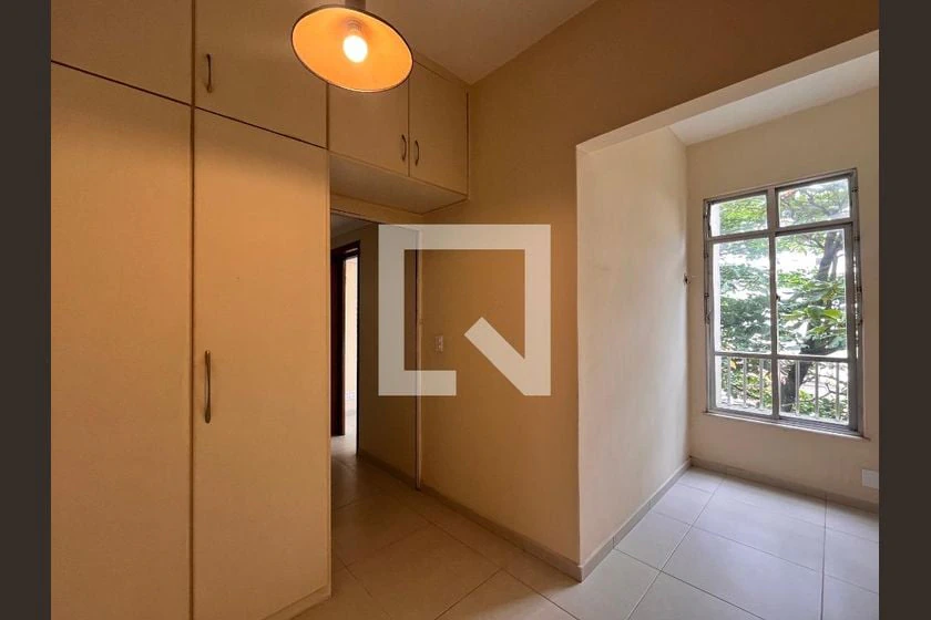 2-bedroom apartment in a building with a gym — photo 16