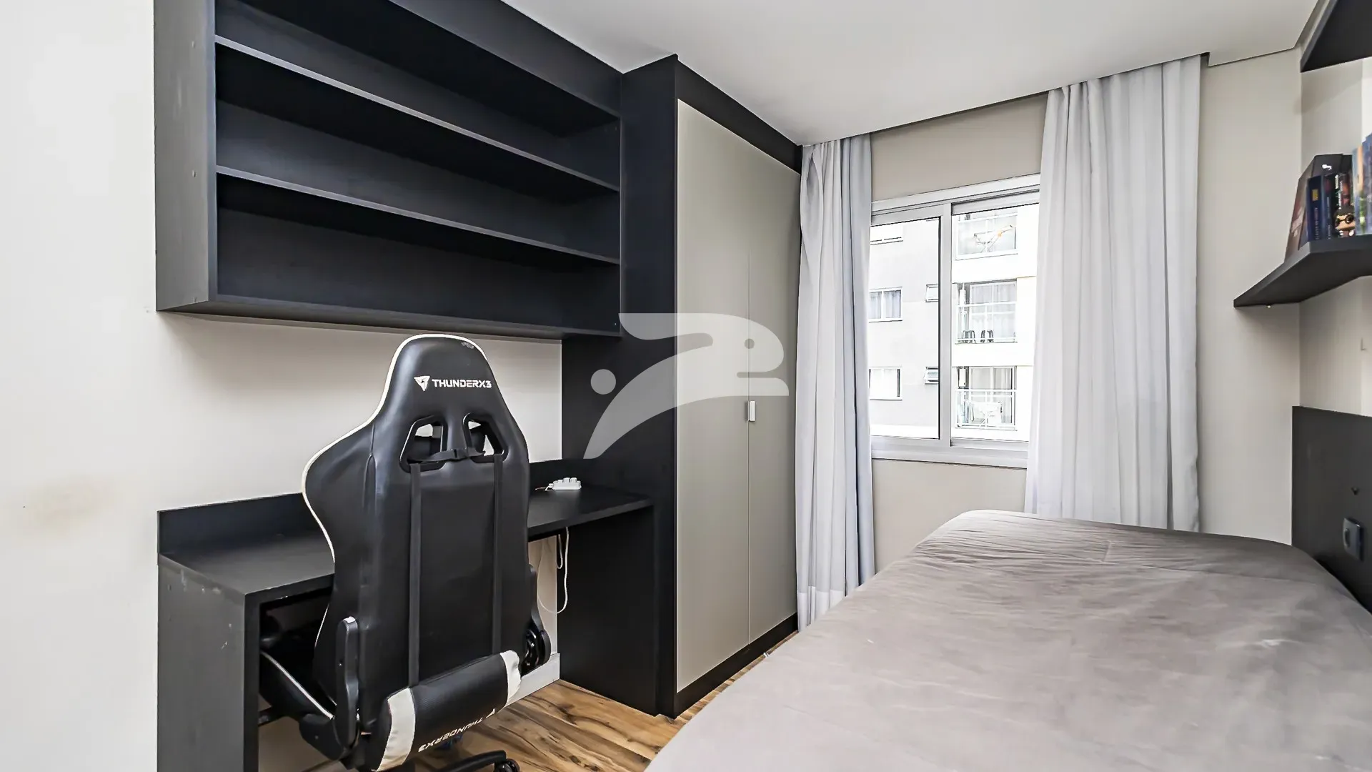 Furnished 3-bedroom apartment with 129 m² on the 7th floor — photo 3