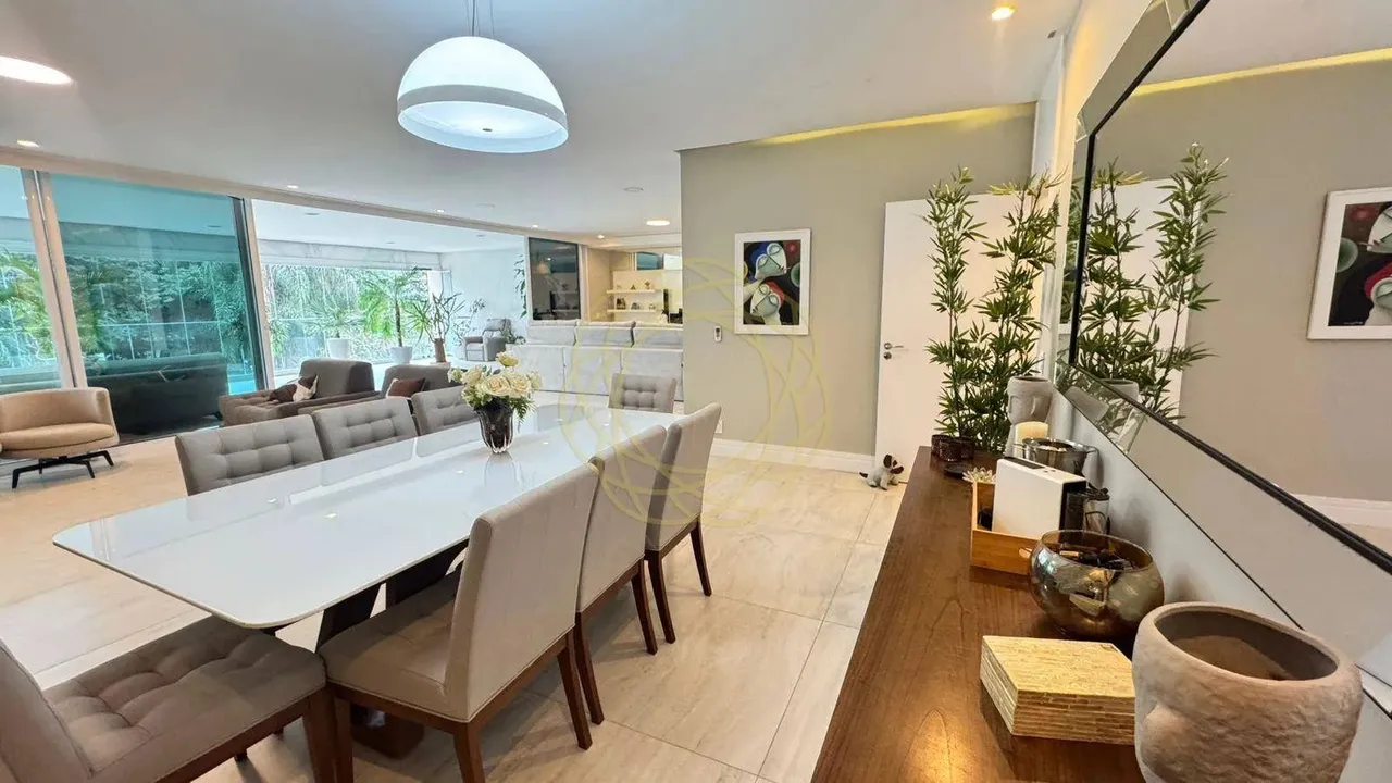 Furnished apartment with 4 bedrooms and 381 m² — photo 14