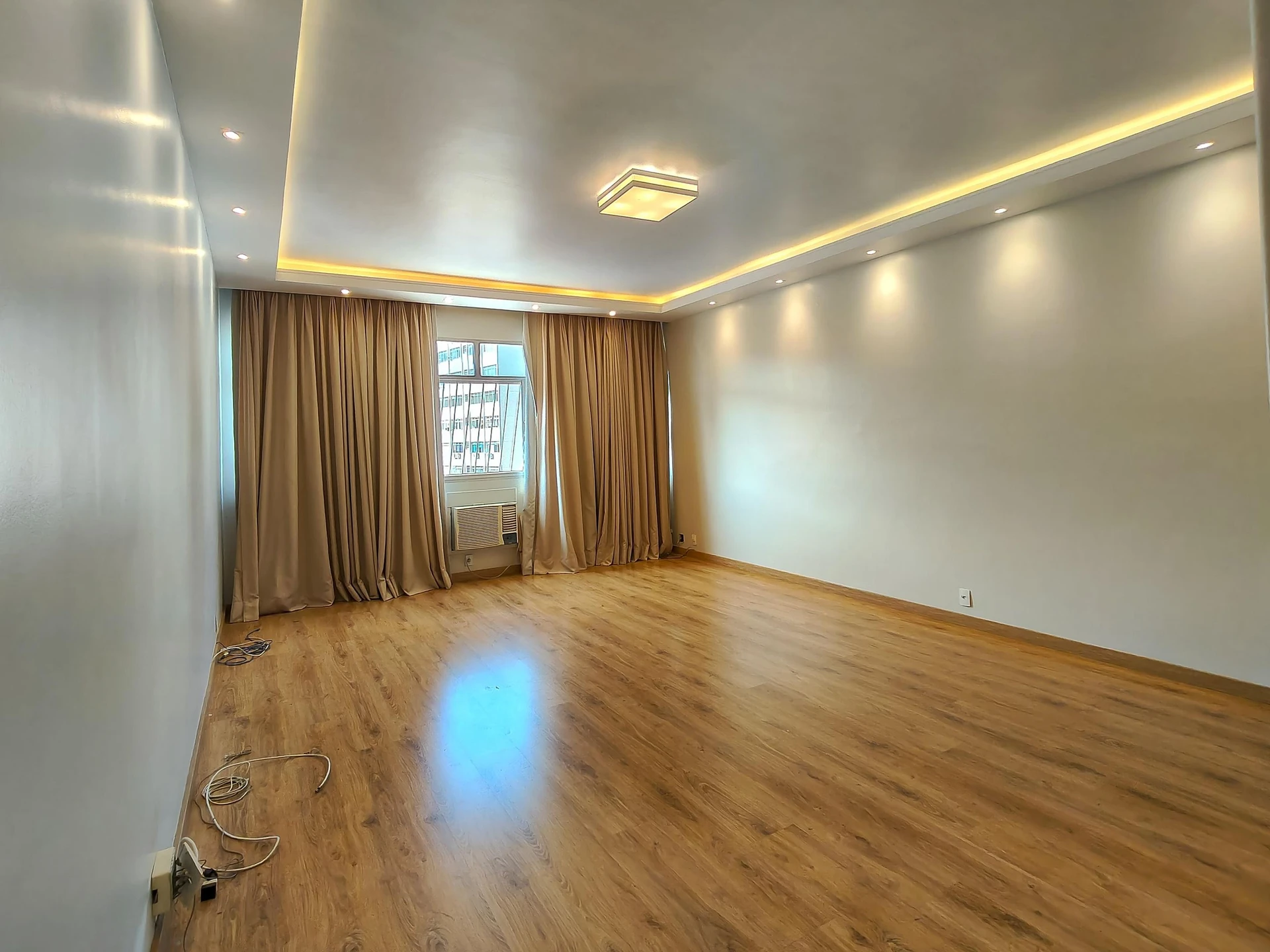 Furnished 4-bedroom apartment with 3 bathrooms