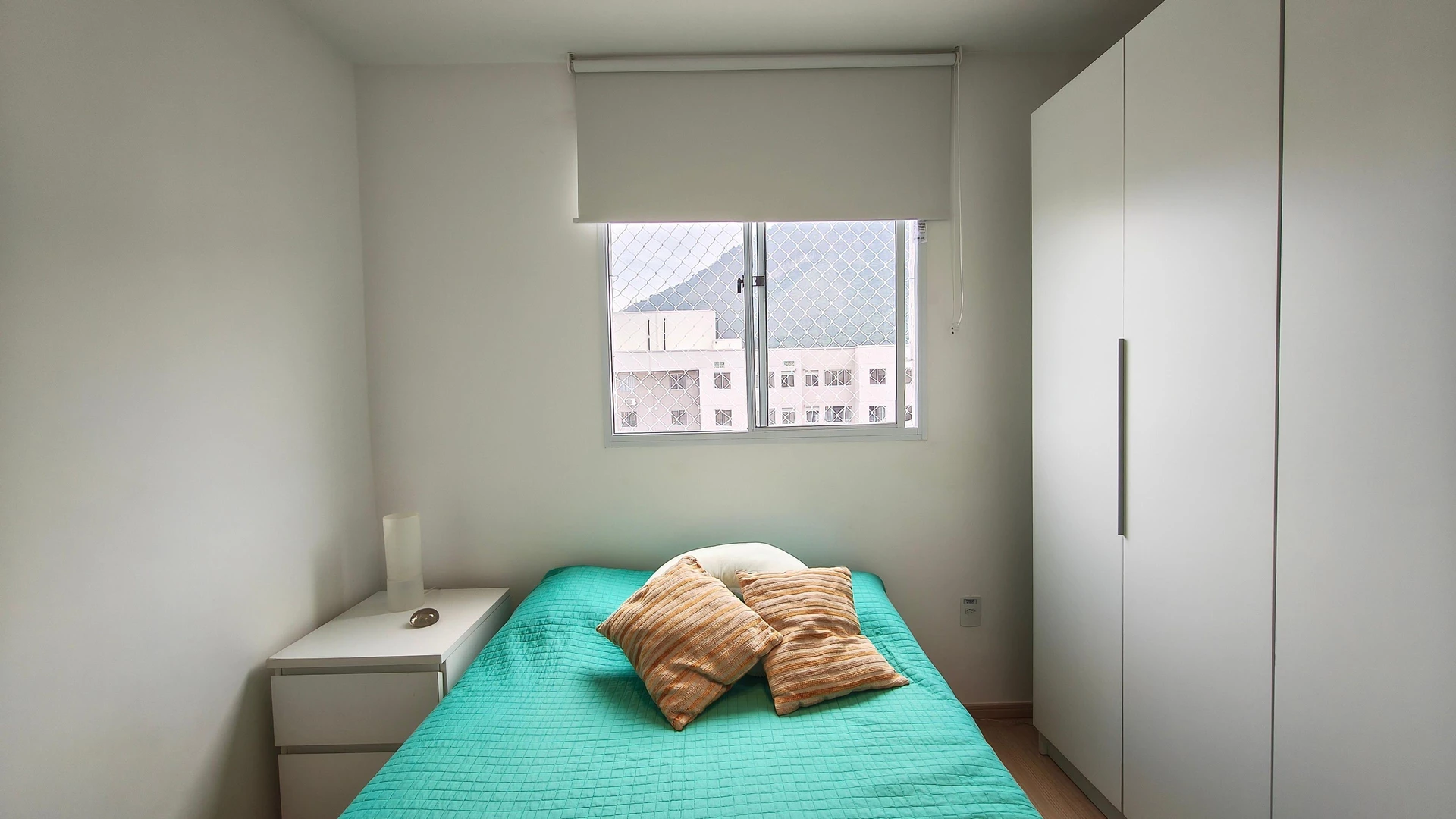 Mountain view in a 2-bedroom apartment, 53 m² — photo 15