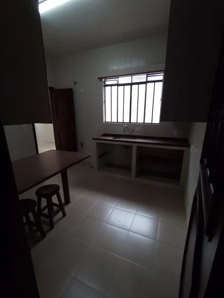 Bathtub in a 5-bedroom house, 250 m² — photo 18