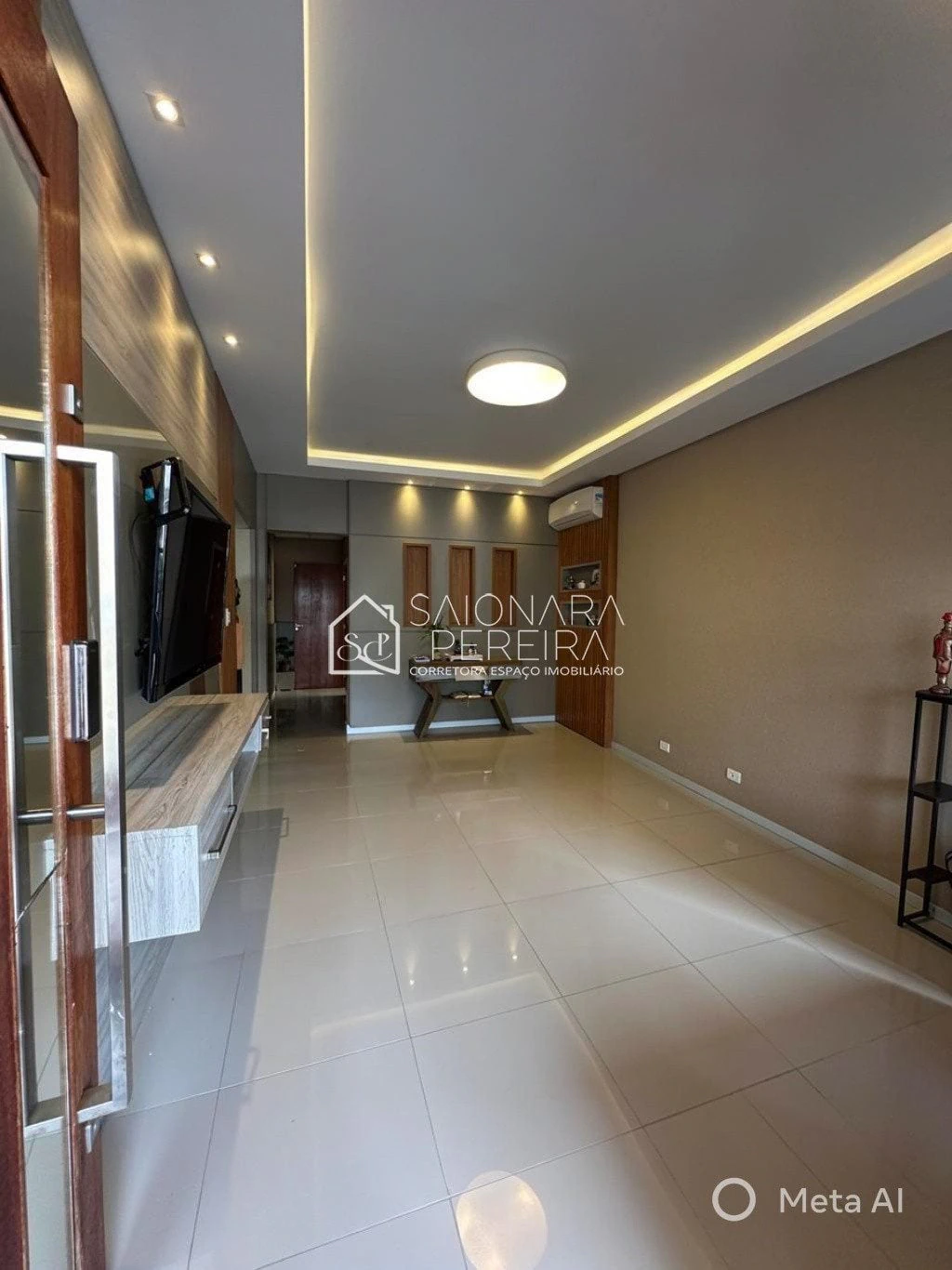 2-bedroom house with 1 en-suite bath, no parking — photo 2
