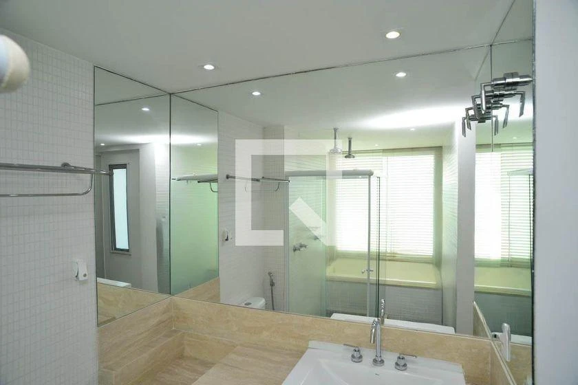 4-bedroom apartment with 250 m² and 3 en-suite baths — photo 17