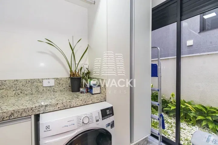 House with 4 bedrooms and 356 m² with integrated kitchen — photo 35