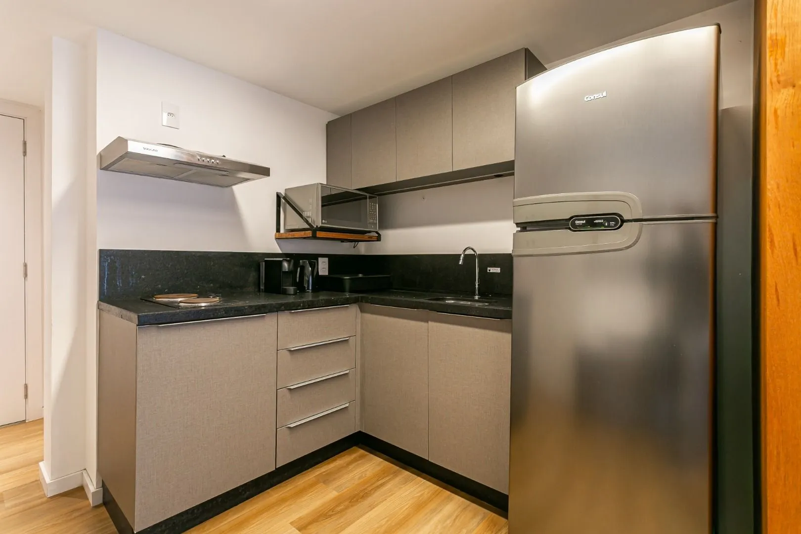 Studio mobiliado com 1 dormitório e 1 banheiro privativo — photo 4