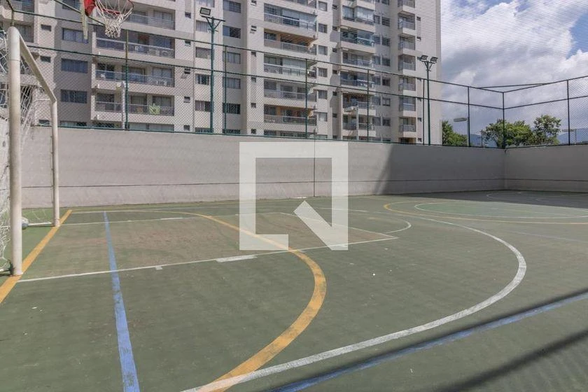 Glass-enclosed balcony in a 2-bedroom apartment, 82 m² — photo 40