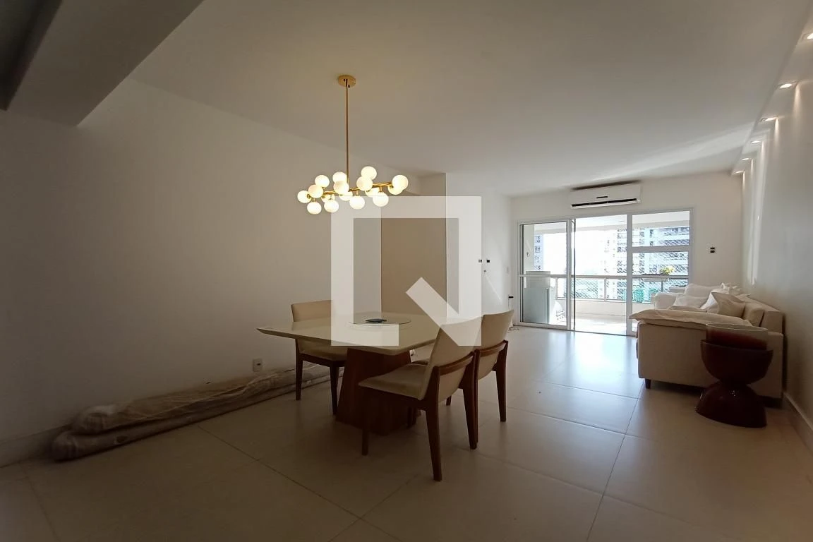 Furnished 3-bedroom apartment with 3 bathrooms and balcony