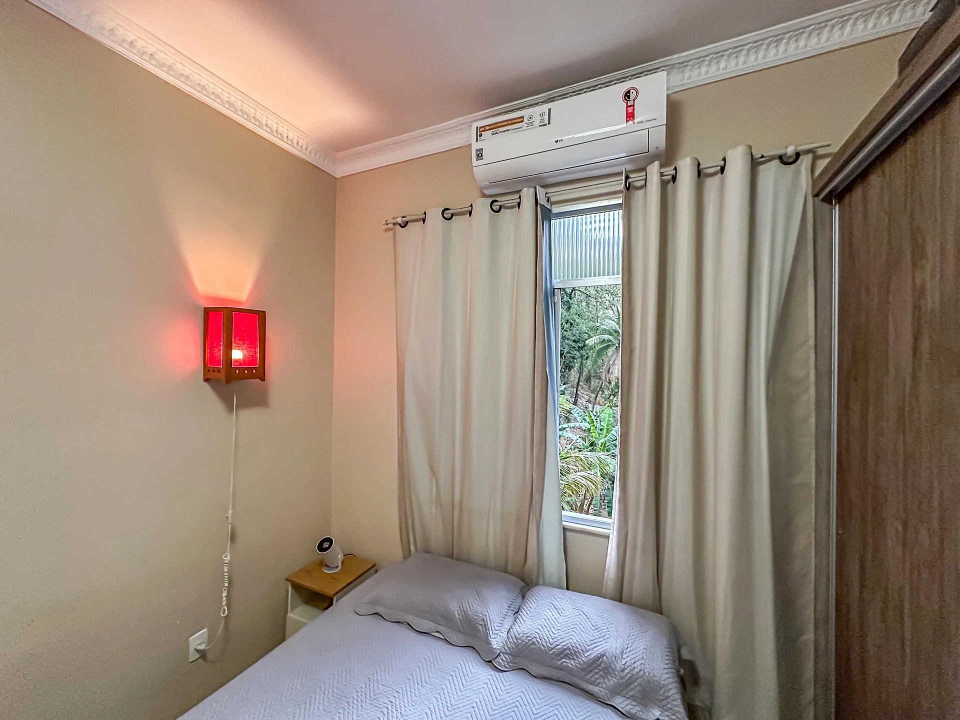 Furnished 1-bedroom apartment with a closed kitchen — photo 6