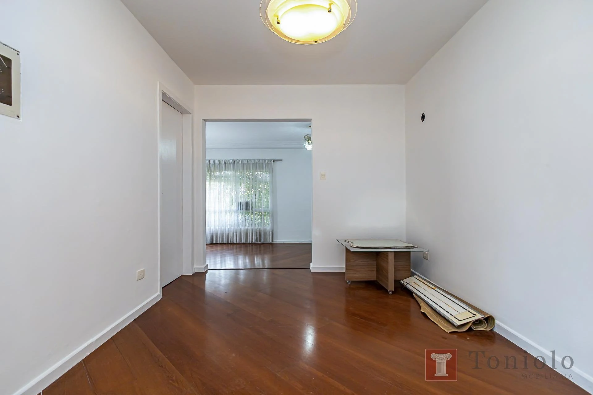 380 m² house with a bathtub and a walk-in closet — photo 17