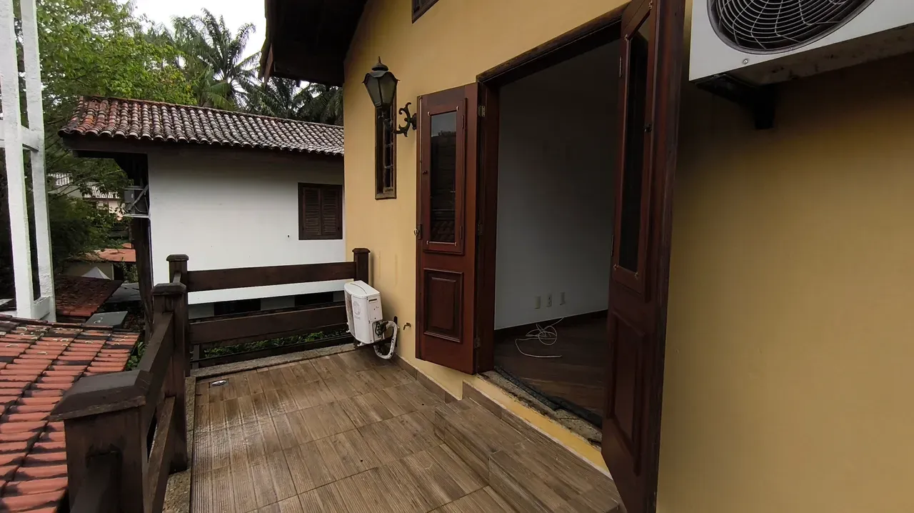 115 m² house with a grill on the balcony and a bathtub — photo 29