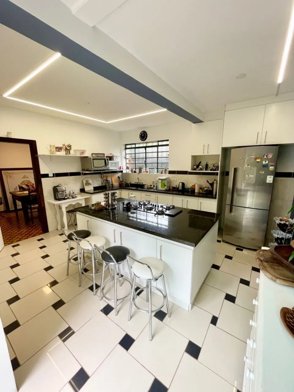 450 m² house with 4 bedrooms and 4 bathrooms — photo 12