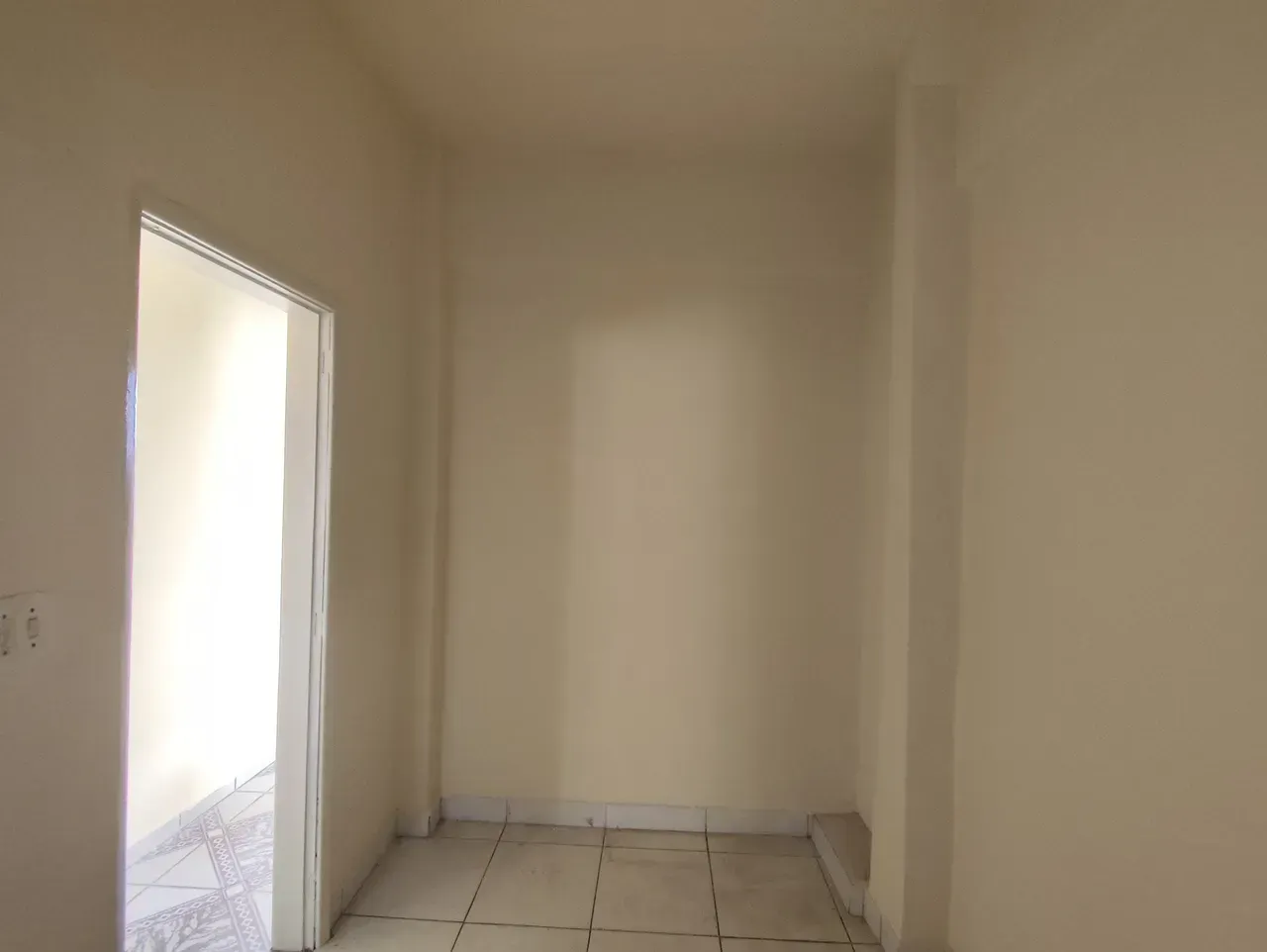 Unfurnished apartment with 3 bedrooms and 1 bathroom — photo 15