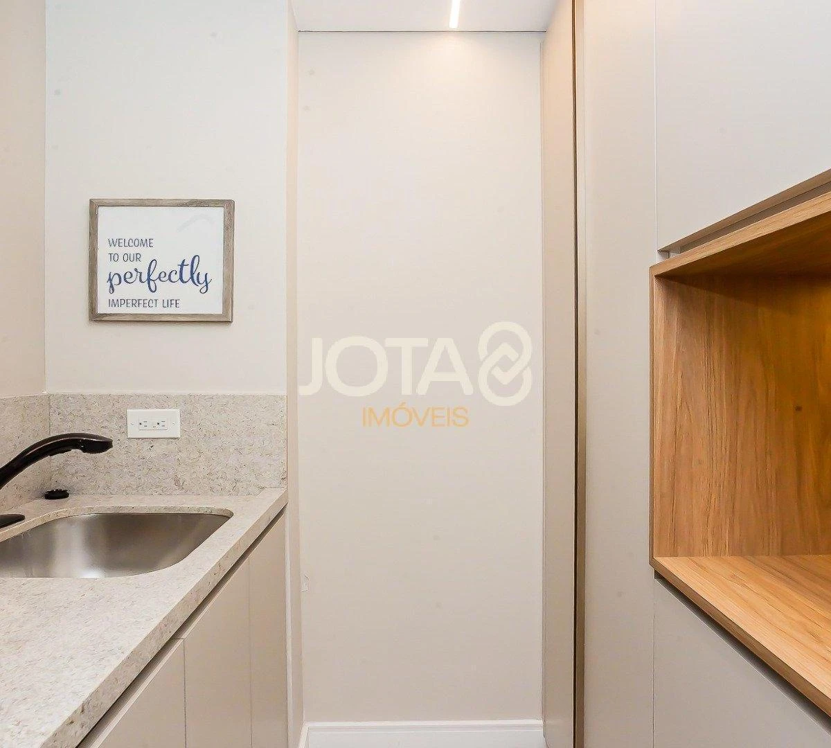 Furnished 3-bedroom apartment with 201 m² — photo 47