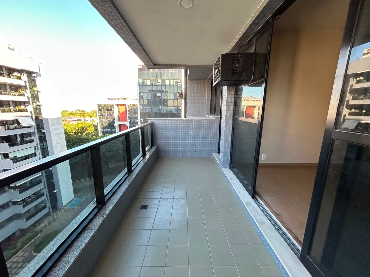 4-bedroom apartment with 3 bathrooms and 123 m² — photo 24