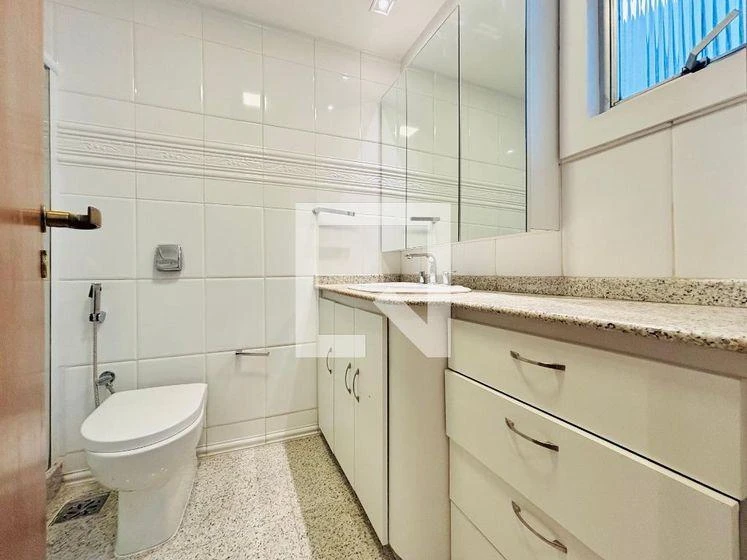 4-bedroom apartment with a walk-in closet in Rio de Janeiro — photo 35
