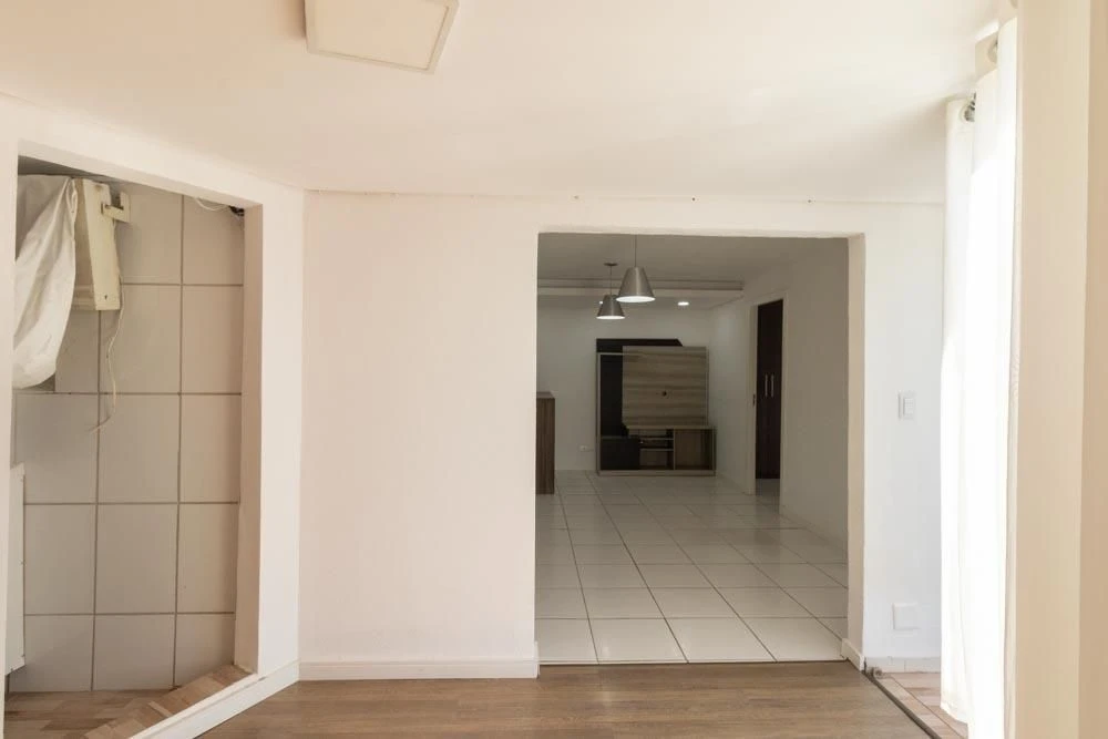 2-bedroom apartment with a grill on the balcony — photo 28