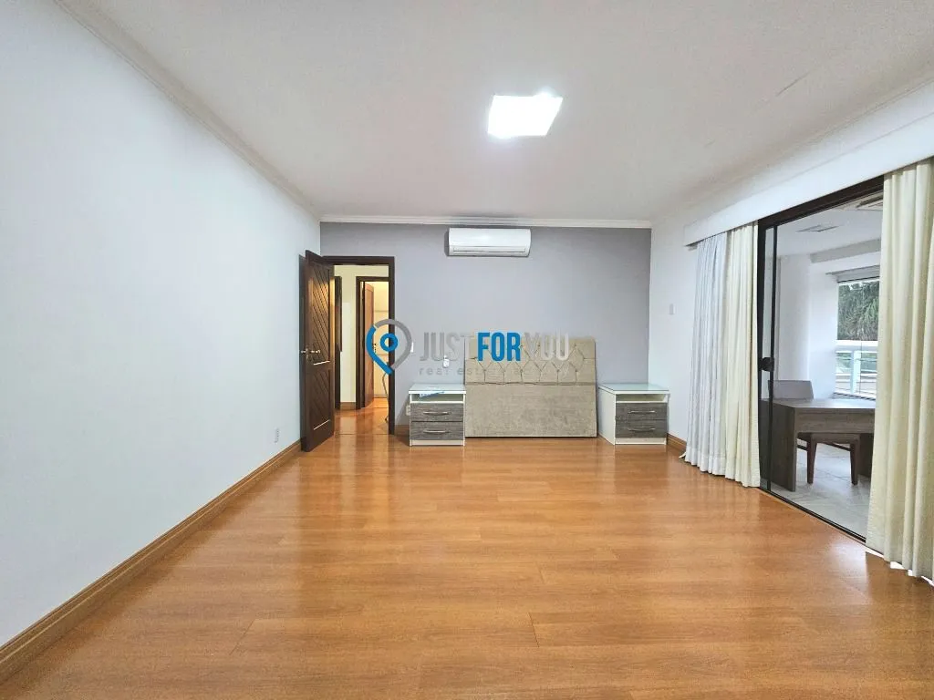 Furnished 4-bedroom house with 5 bathrooms and 350 m² — photo 22
