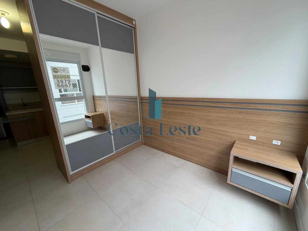 One-bedroom apartment with a washing machine — photo 11