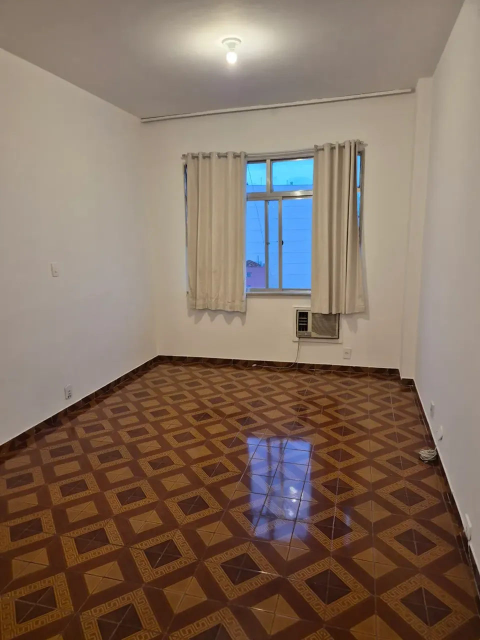 1-bedroom apartment with separate enclosed kitchen — photo 6