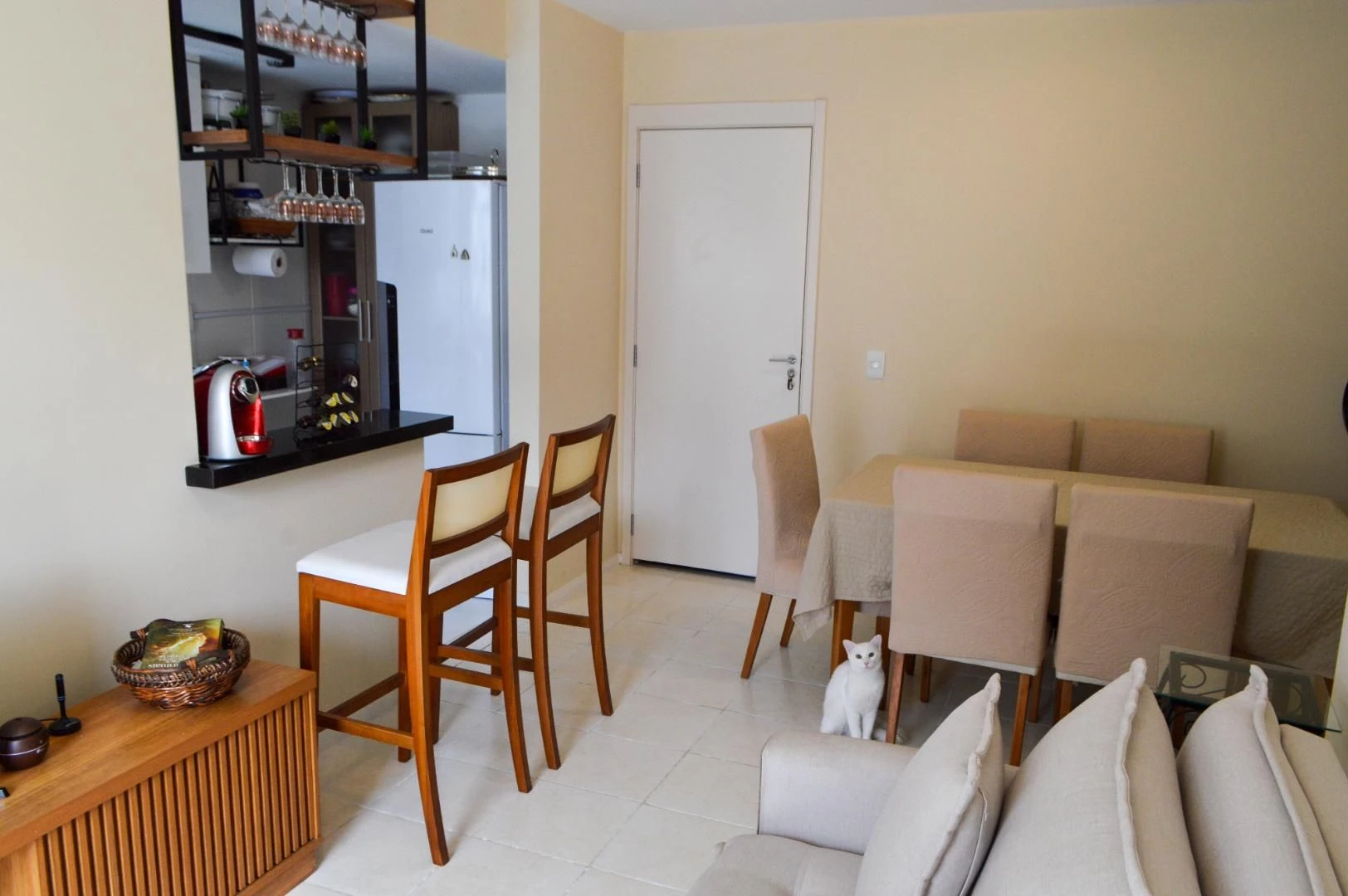 2-bedroom apartment with a home office — photo 2