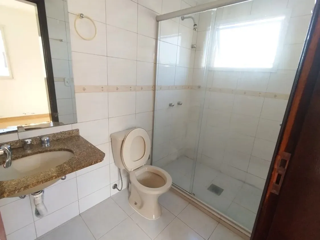 Квартира з 3 спальнями, 1 ванною при спальні та 2 санвузлами — photo 23