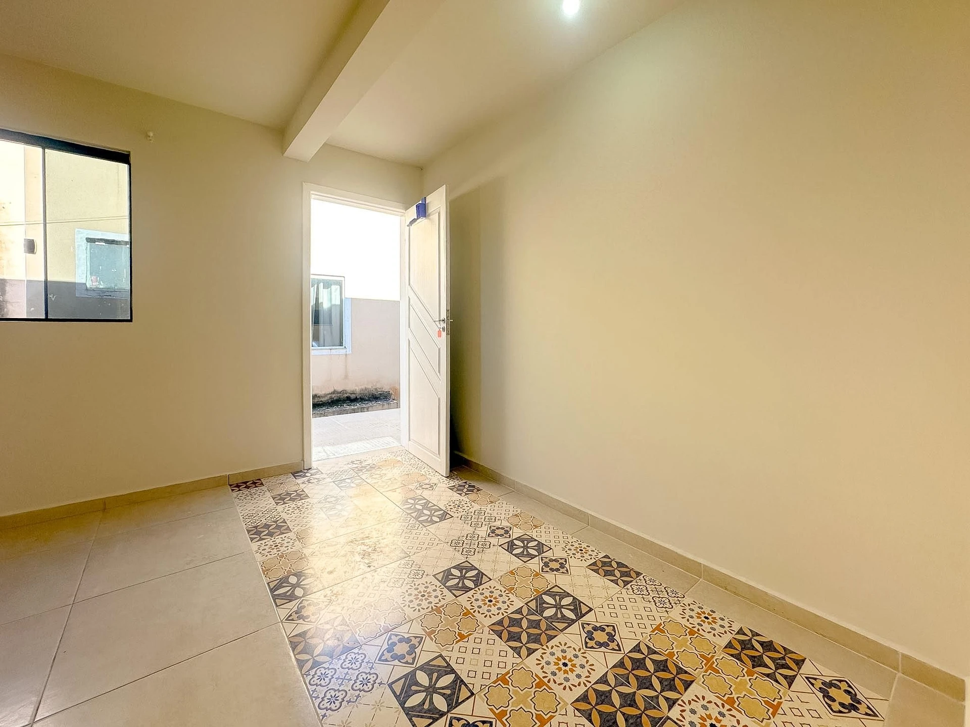 One-bedroom, 30 m² apartment in Florianópolis — photo 25