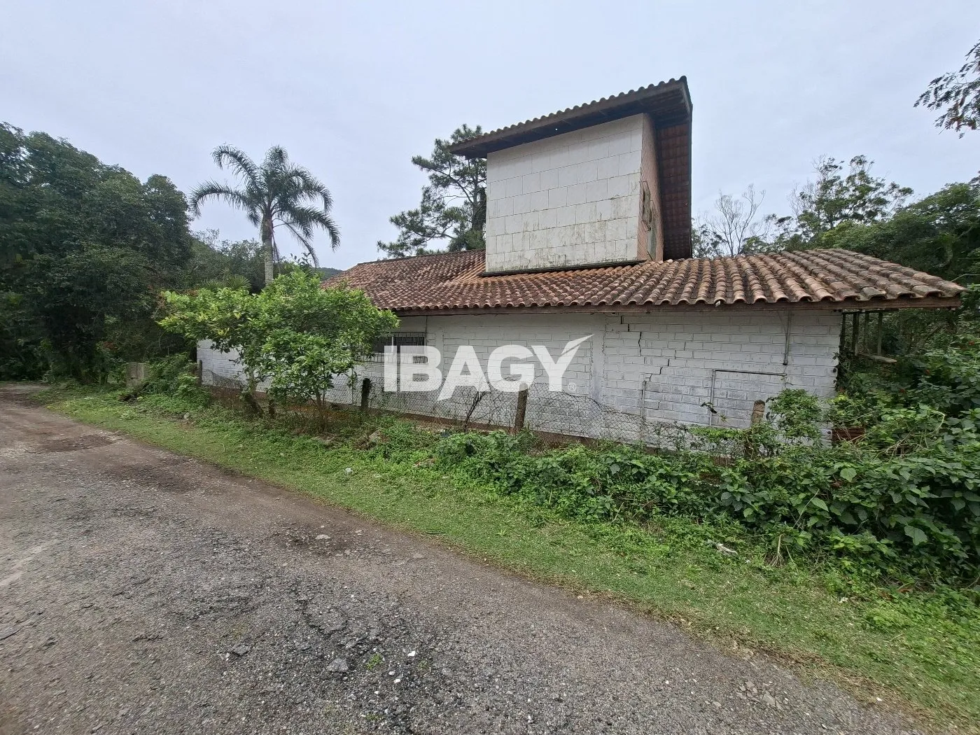 4-bedroom house with a mountain view — photo 26
