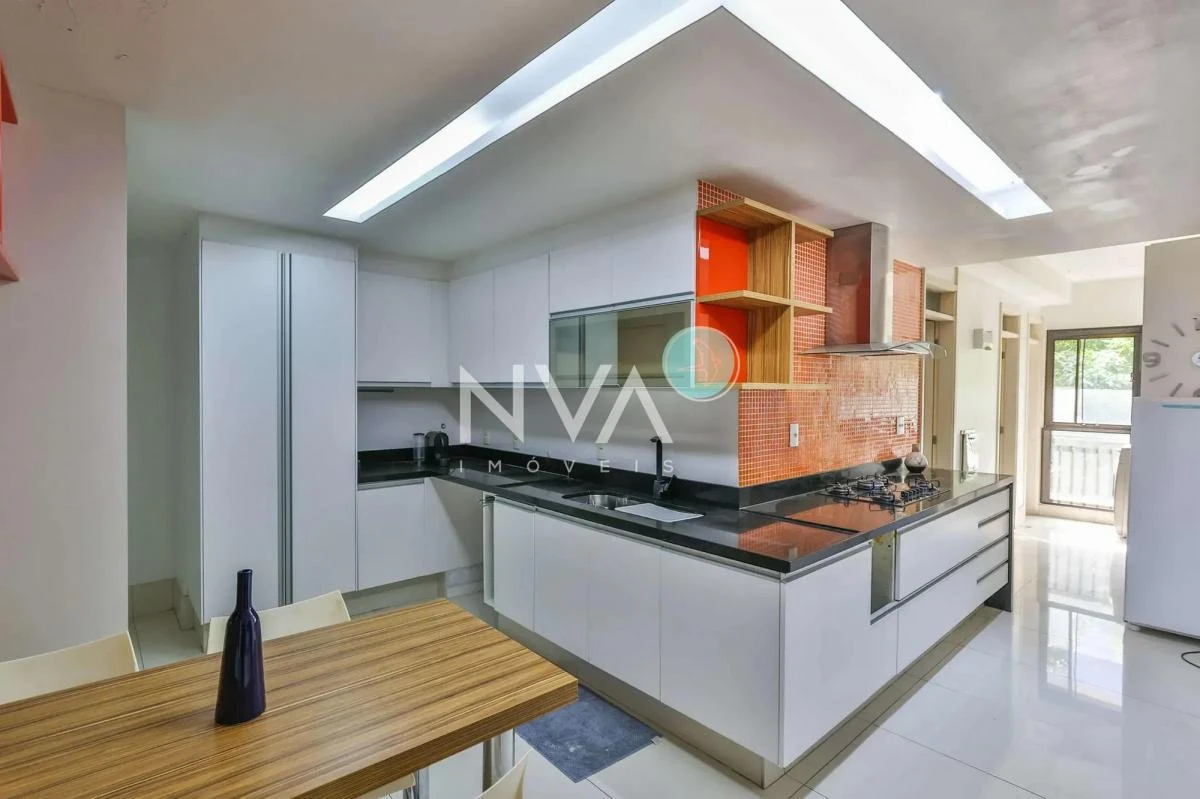 Apartment with balcony, 3 bedrooms and 4 bathrooms — photo 39