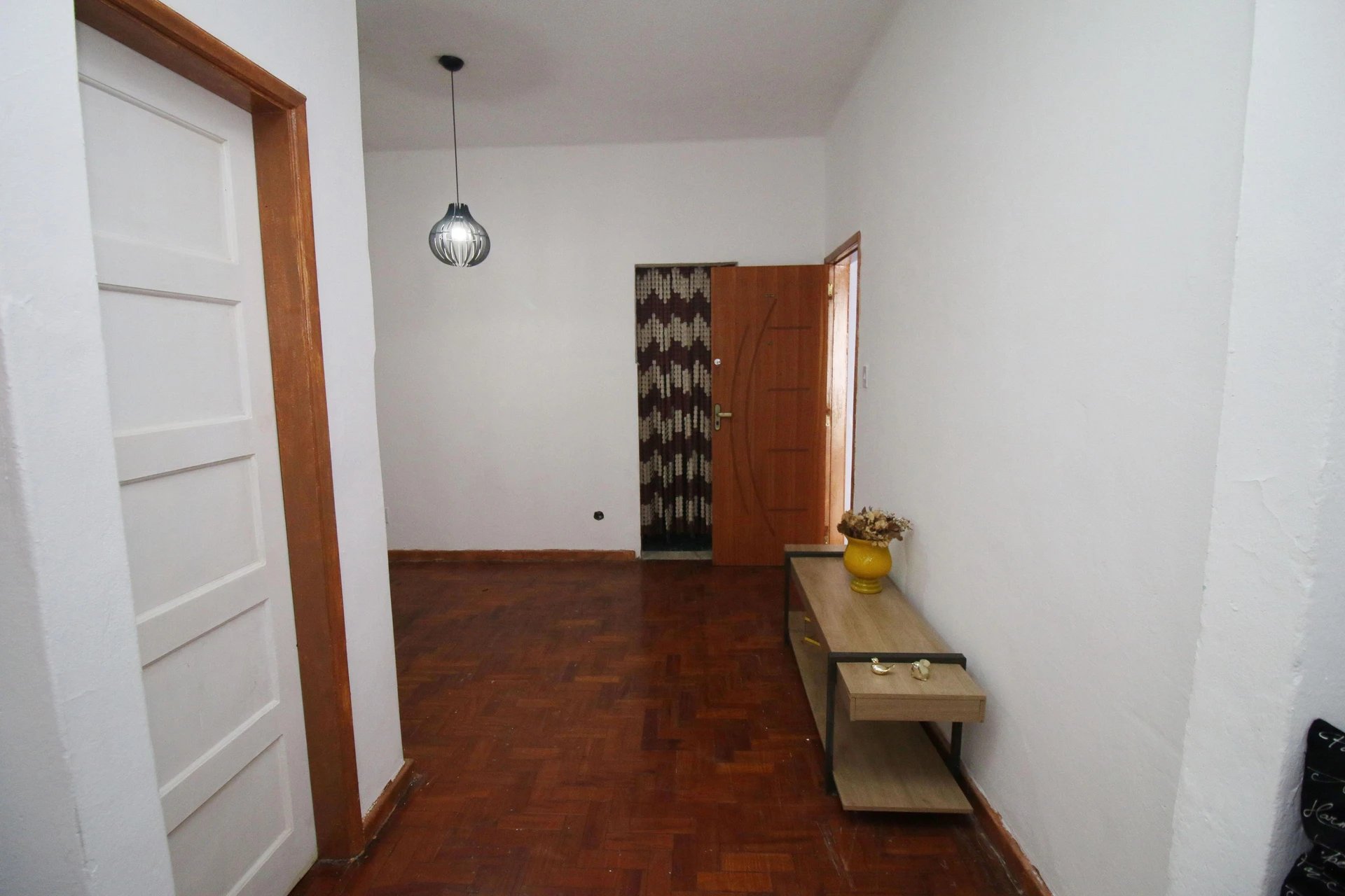 1-bedroom unfurnished apartment with fitted kitchen — photo 15