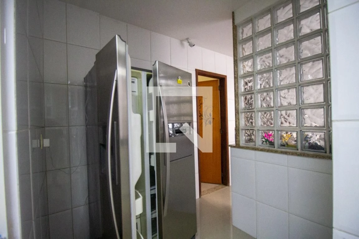 Apartamento mobiliado com 4 quartos e jacuzzi no prédio — photo 18