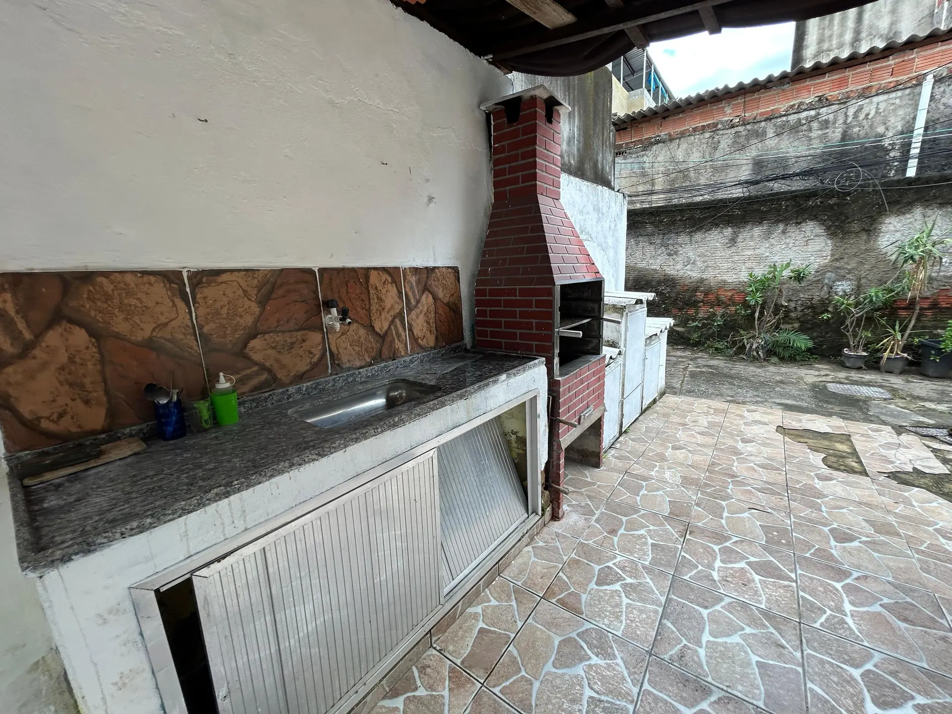 House for rent with 2 bedrooms, balcony and yard — photo 3
