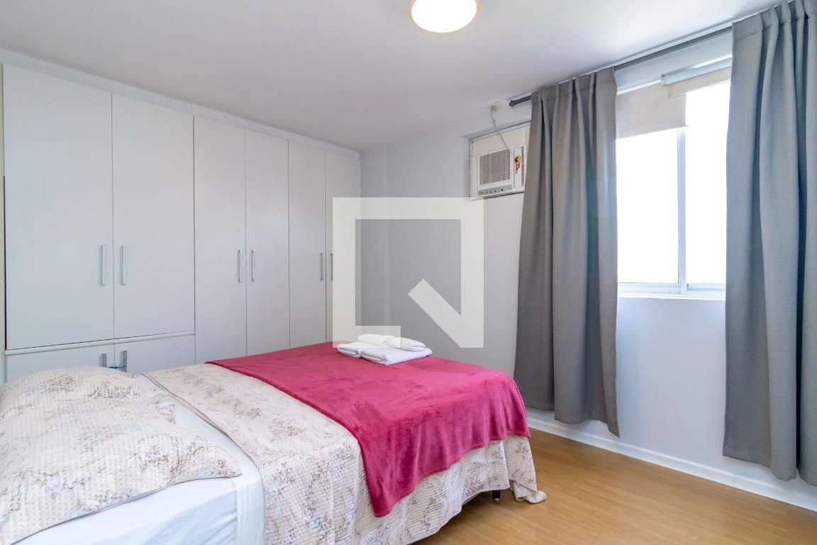 Apartamento mobiliado com 2 quartos, varanda e vaga — photo 4