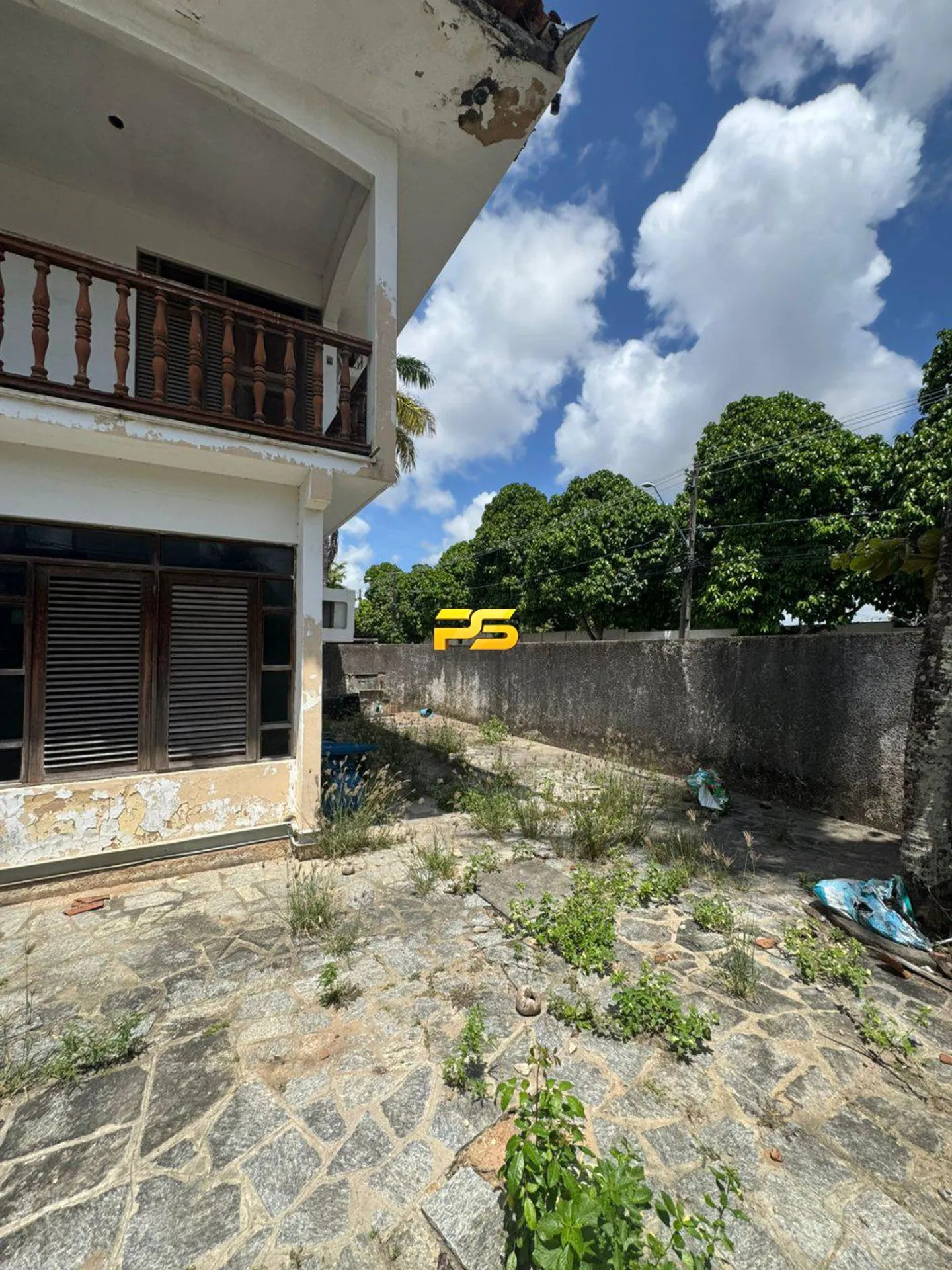 680 m² house with 9 bedrooms and separate kitchen — photo 4