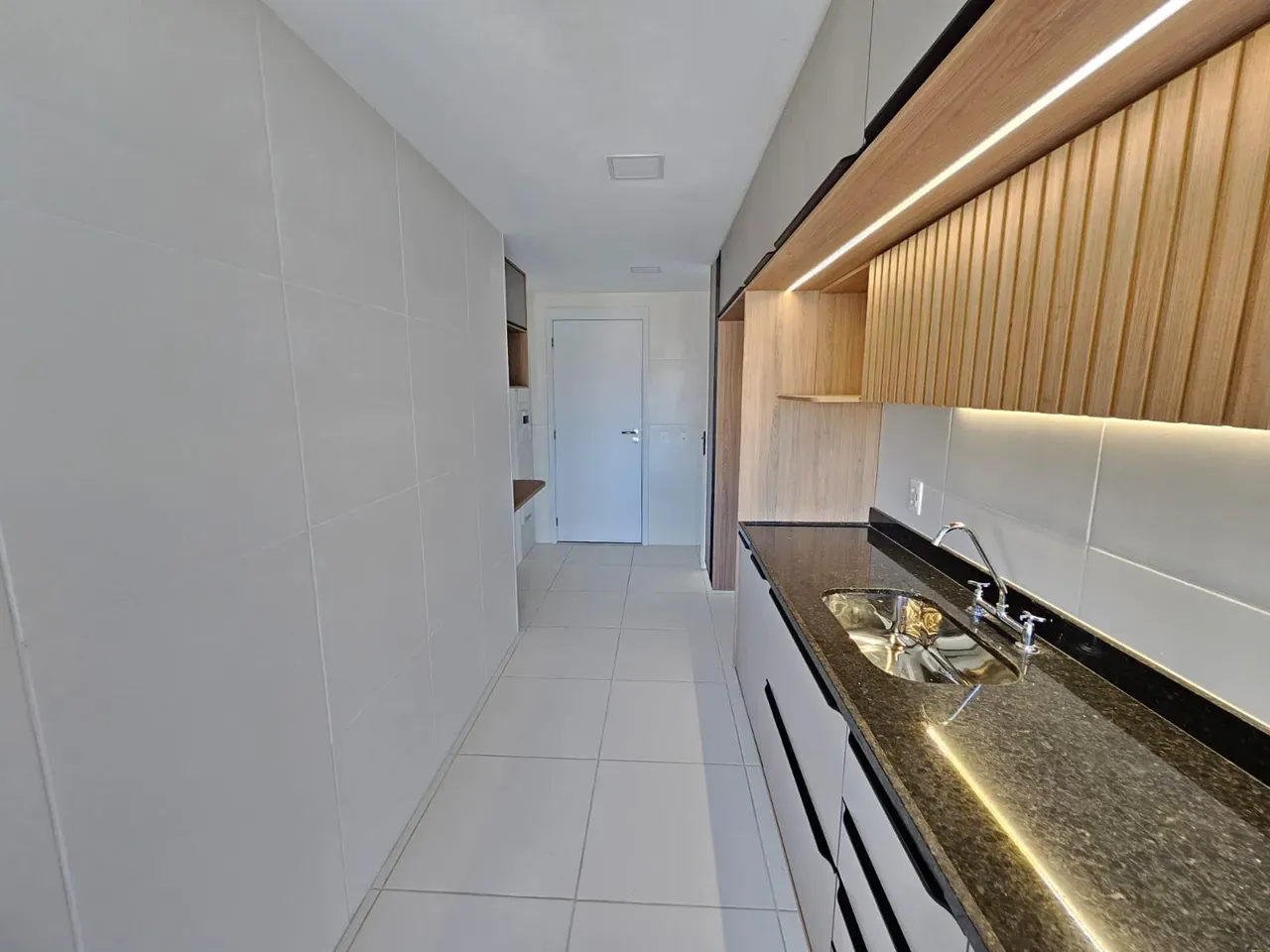 Apartamento de 156 m² com 4 quartos e 5 banheiros — photo 24