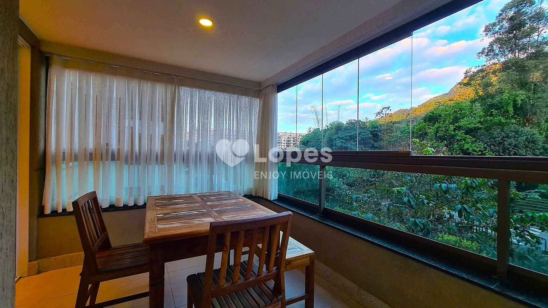 Furnished 2-bedroom apartment with a desk and 71 m² — photo 19