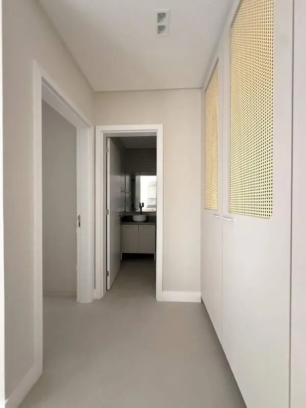 Apartamento de 1 dormitorio (30 m²) con balcón acristalado — photo 25