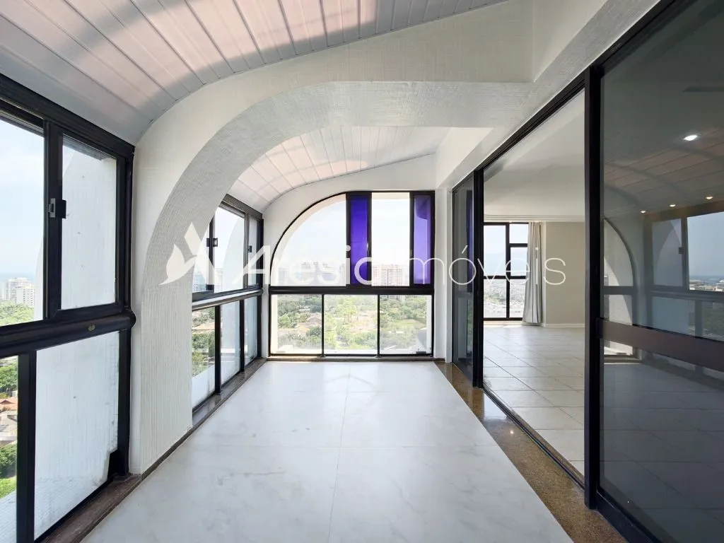 3-bedroom apartment with a bathtub — photo 24