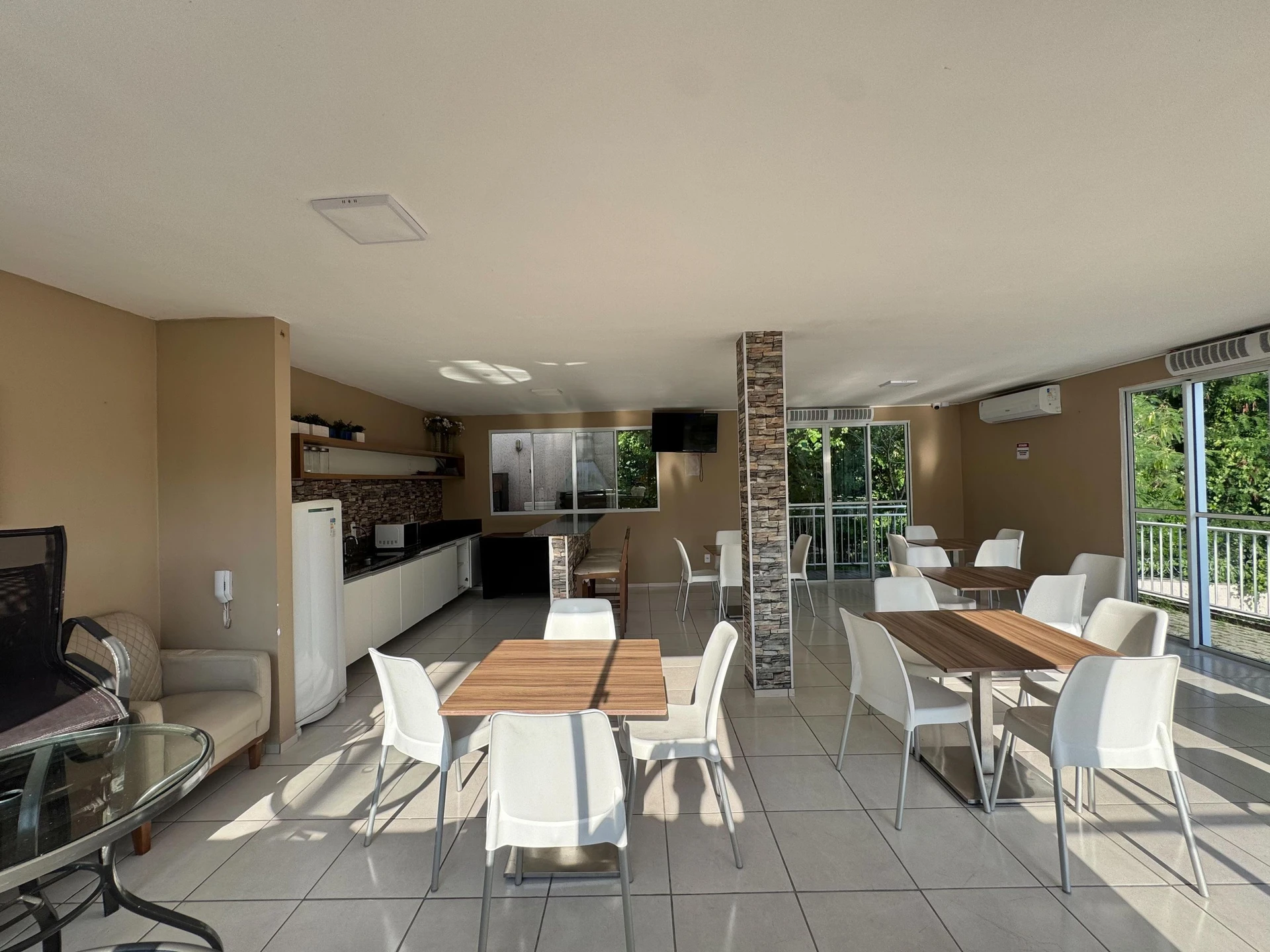 Unfurnished apartment with 2 bedrooms and 1 parking spot